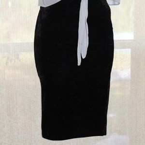 Forever 21 black velvet skirt